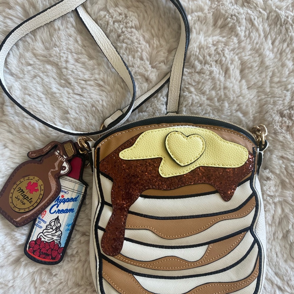 Betsy Johnson pancakes crossbody purse - Picture 2 of 4